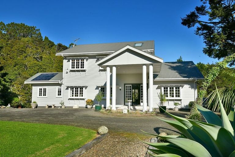 Photo of property in 384 Mangakura Road, Helensville, 0875