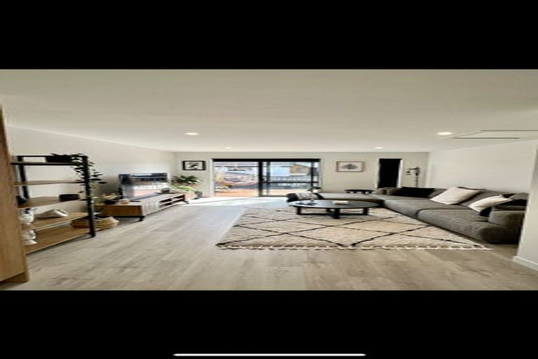 Photo of property in 6 Parenga Lane, Kumeu, 0810