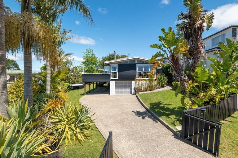 Photo of property in 12 Tyne Road, Forrest Hill, Auckland, 0620