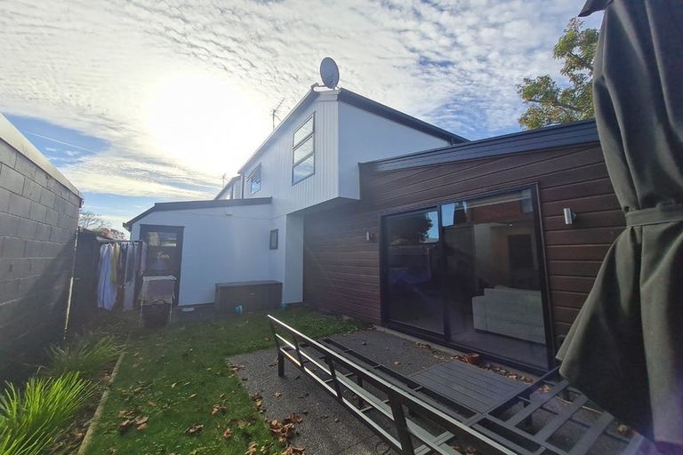 Photo of property in 4/242 Edgeware Road, Edgeware, Christchurch, 8013