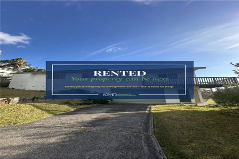 Photo of property in 36 Barbados Drive, Unsworth Heights, Auckland, 0632