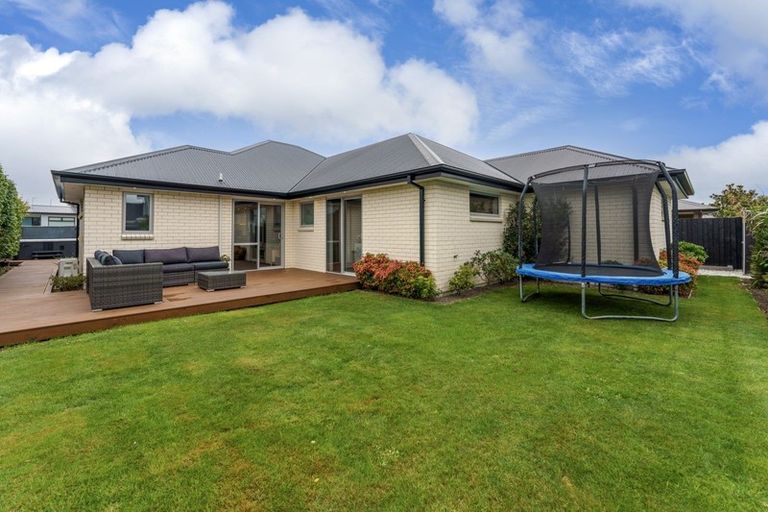 Photo of property in 6 Bargrove Close, Halswell, Christchurch, 8025