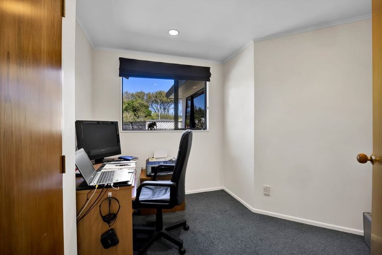 Photo of property in 15 Rod Syme Place, Hawera, 4610