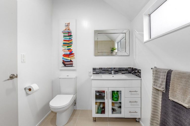 Photo of property in 41 Joseph Banks Drive, Whitby, Porirua, 5024