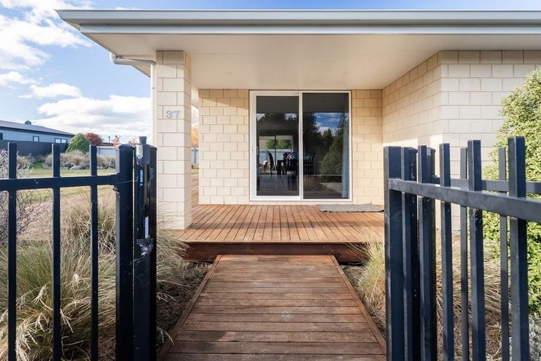 Photo of property in 37 Rhoboro Road, Twizel, 7901