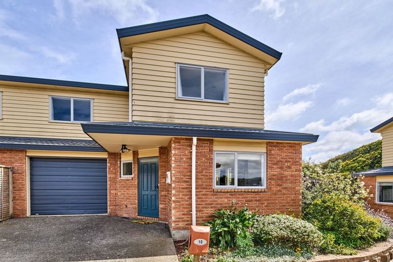 Photo of property in 10 Pohutukawa Grove, Titahi Bay, Porirua, 5022