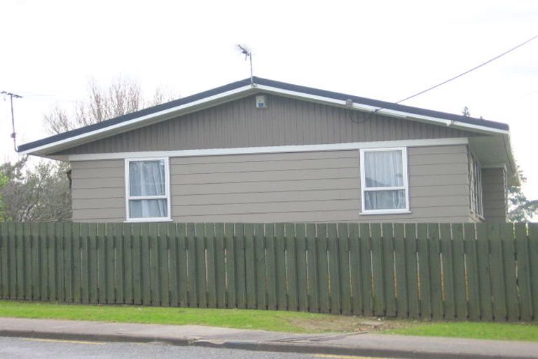 Photo of property in 227a Don Buck Road, Massey, Auckland, 0614