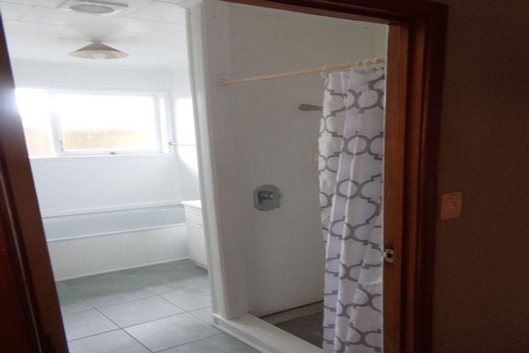 Photo of property in 168 Don Buck Road, Massey, Auckland, 0614