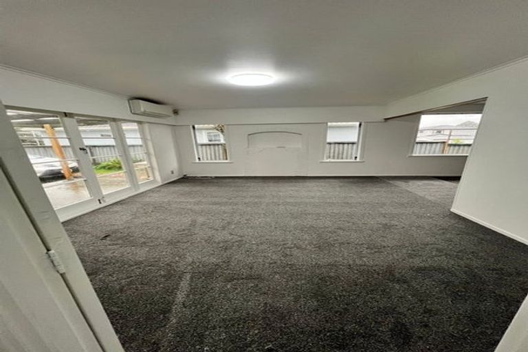 Photo of property in 20 Evans Road, Weymouth, Auckland, 2103