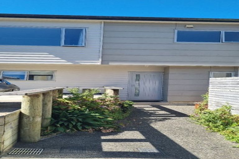 Photo of property in 113d4 Moorefield Road, Johnsonville, Wellington, 6037
