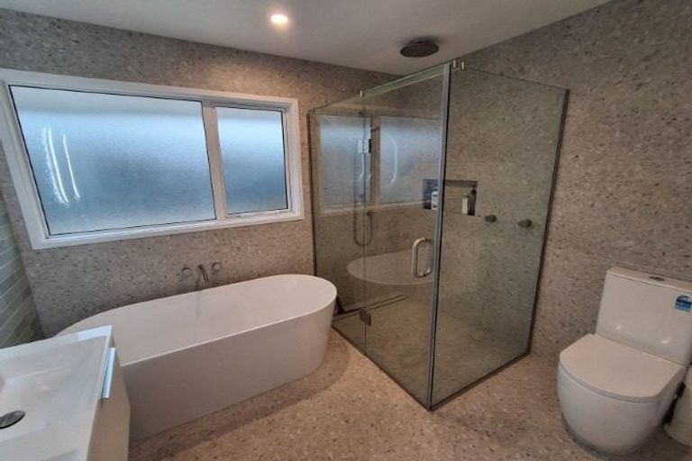 Photo of property in 17 Endeavour Avenue, Welcome Bay, Tauranga, 3112