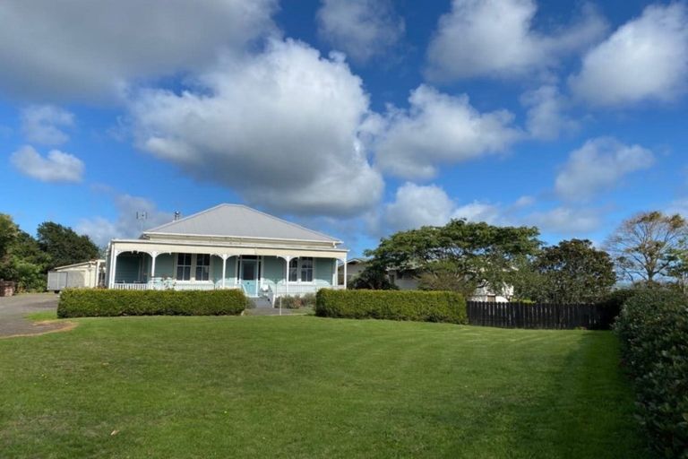 Photo of property in 119 Kitchener Road, Waiuku, 2123