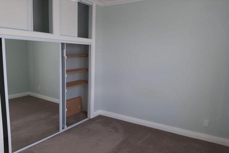 Photo of property in 37 Tauhinu Road, Miramar, Wellington, 6022