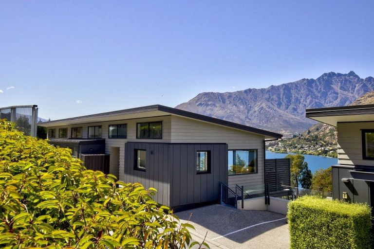 Photo of property in 8 Goldrush Way, Queenstown, 9300