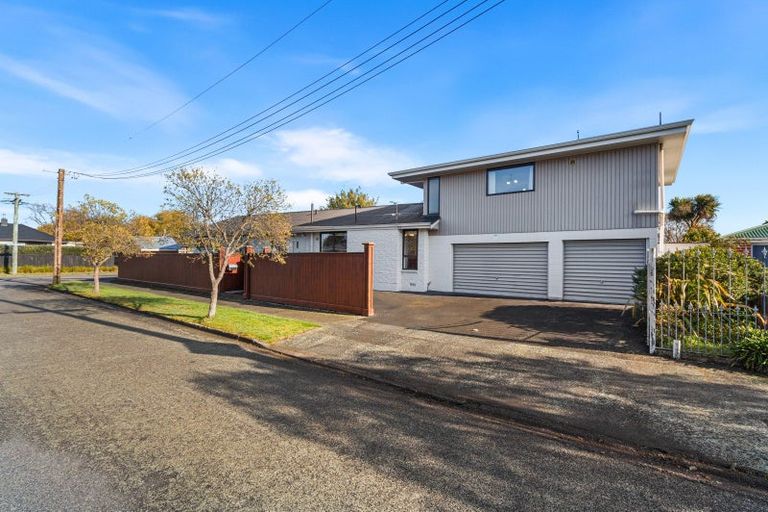 Photo of property in 22 Sevenoaks Drive, Bryndwr, Christchurch, 8053