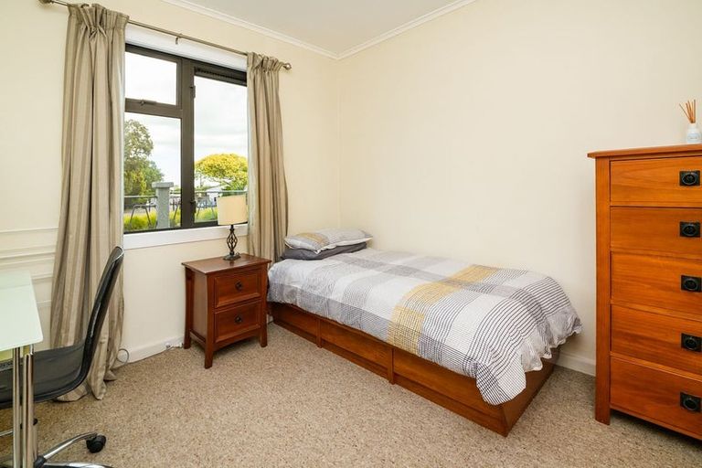 Photo of property in 16 Freyberg Street, Roslyn, Palmerston North, 4414