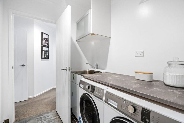 Photo of property in 25 Waitemata Drive, One Tree Point, 0118