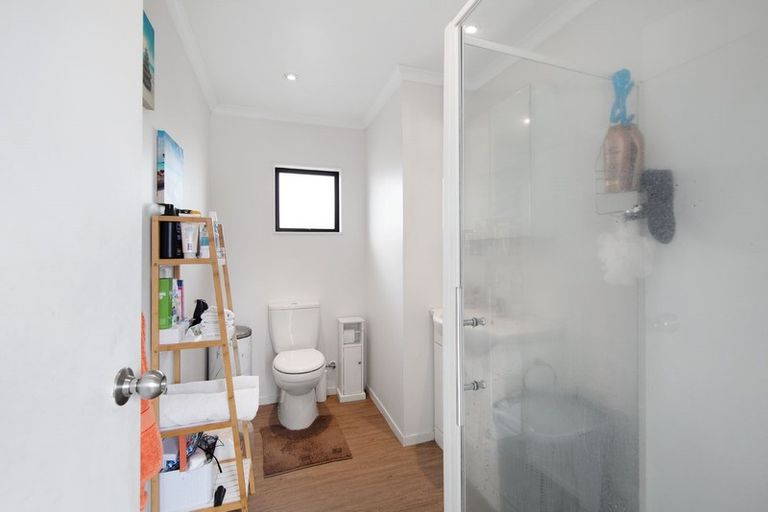 Photo of property in 56 Fruitvale Road, New Lynn, Auckland, 0600