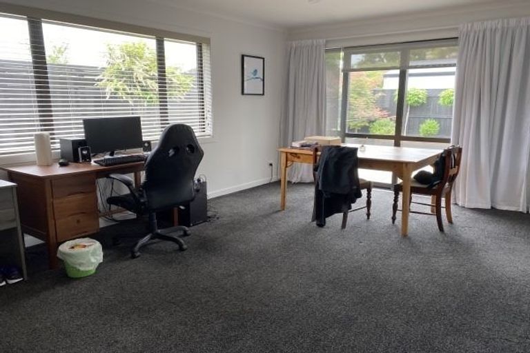 Photo of property in 37 Karina Terrace, Roslyn, Palmerston North, 4414