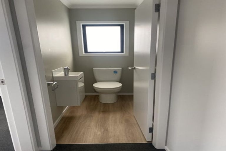 Photo of property in 14 Koru Loop, Paraparaumu, 5032