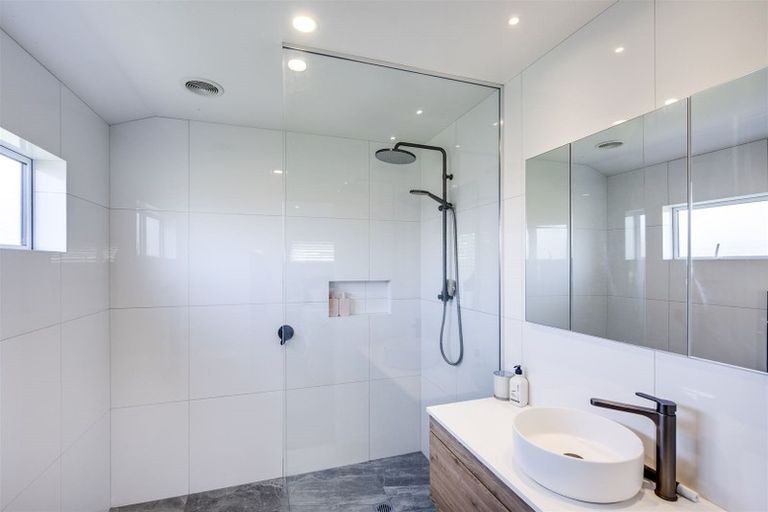 Photo of property in 66a Murphy Road, Taradale, Napier, 4112