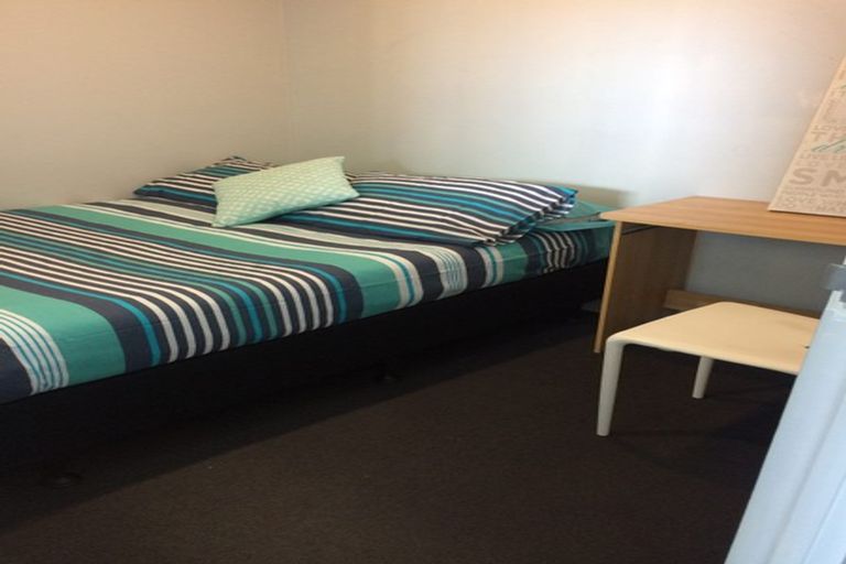 Photo of property in 26 Crompton Road, Massey, Auckland, 0614