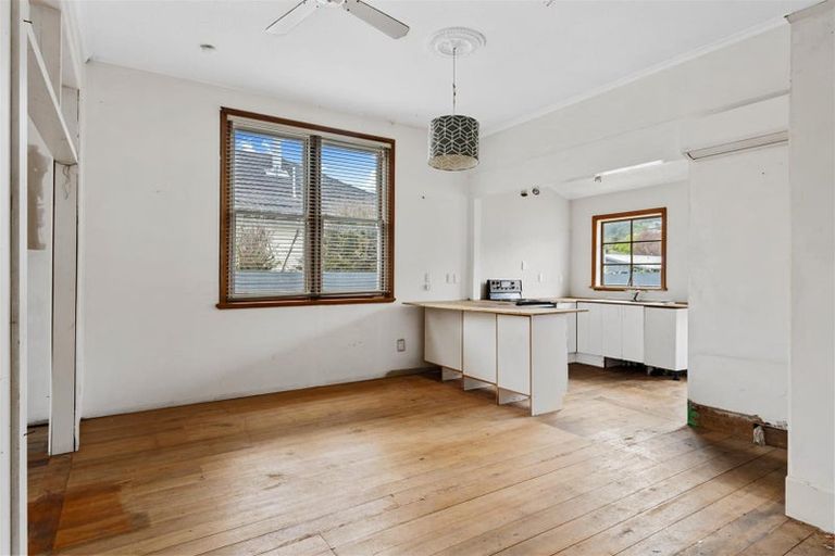 Photo of property in 64 Corson Avenue, Beckenham, Christchurch, 8023