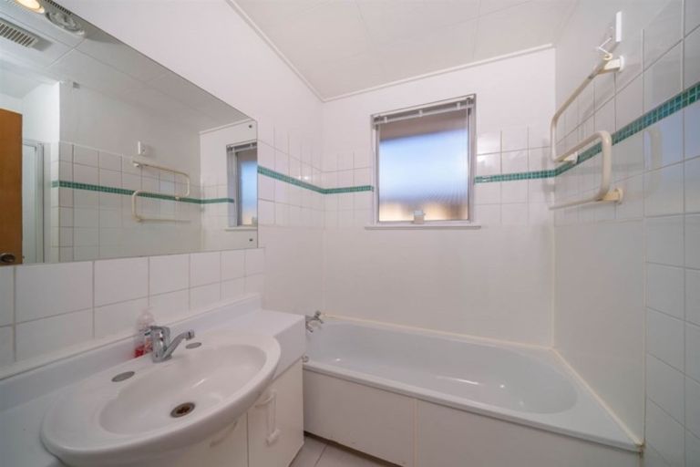 Photo of property in 487 Mairehau Road, Parklands, Christchurch, 8083