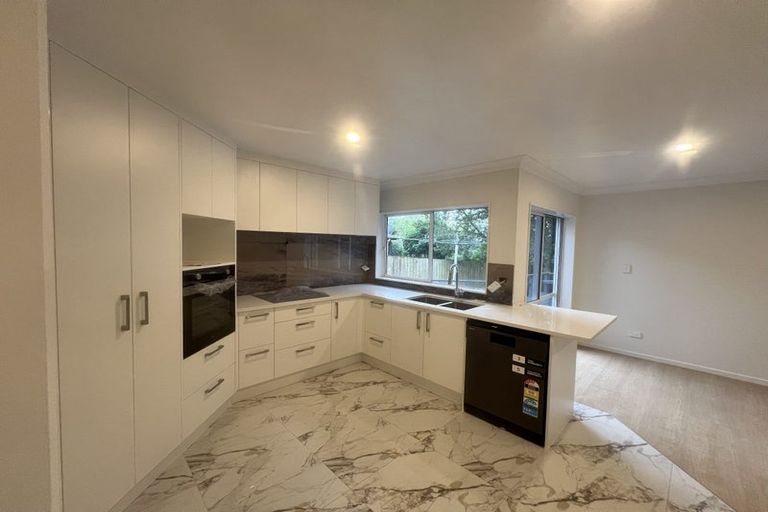 Photo of property in 3a Christina Avenue, Te Atatu South, Auckland, 0602