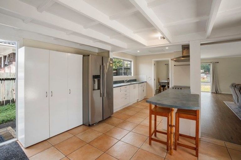 Photo of property in 7 Glengowan Place, Conifer Grove, Takanini, 2112