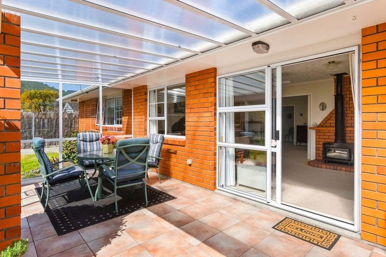 Photo of property in 22 Andrew Street, Waikanae, 5036