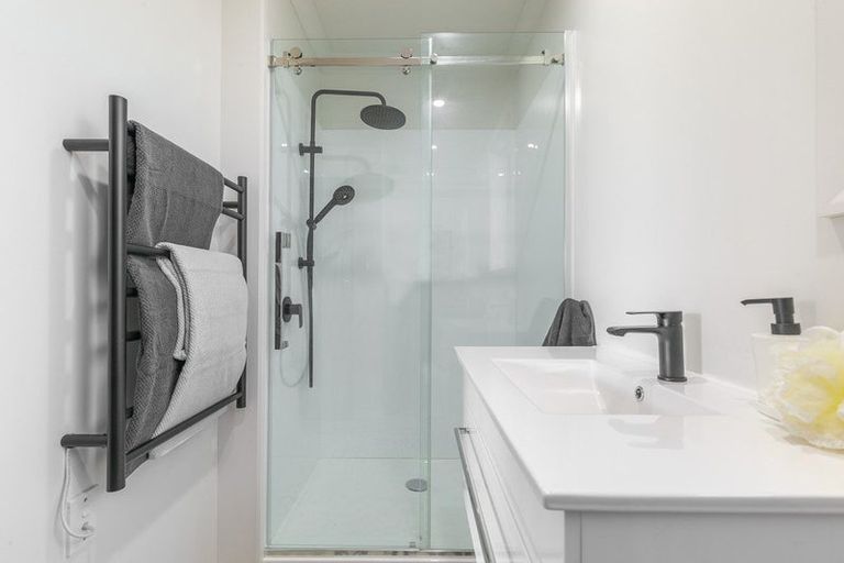 Photo of property in 638 Queen Street East, Levin, 5510