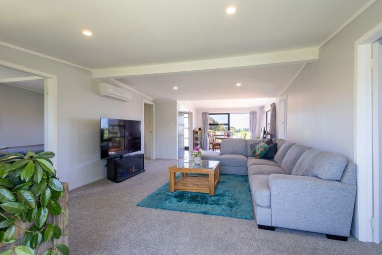 Photo of property in 6 Sea View Road, Baylys Beach, 0377
