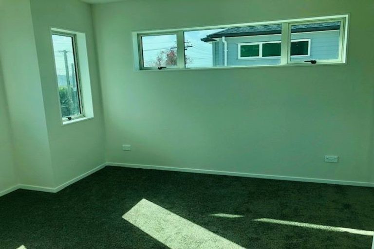 Photo of property in 4a Sherwood Avenue, Te Atatu South, Auckland, 0610