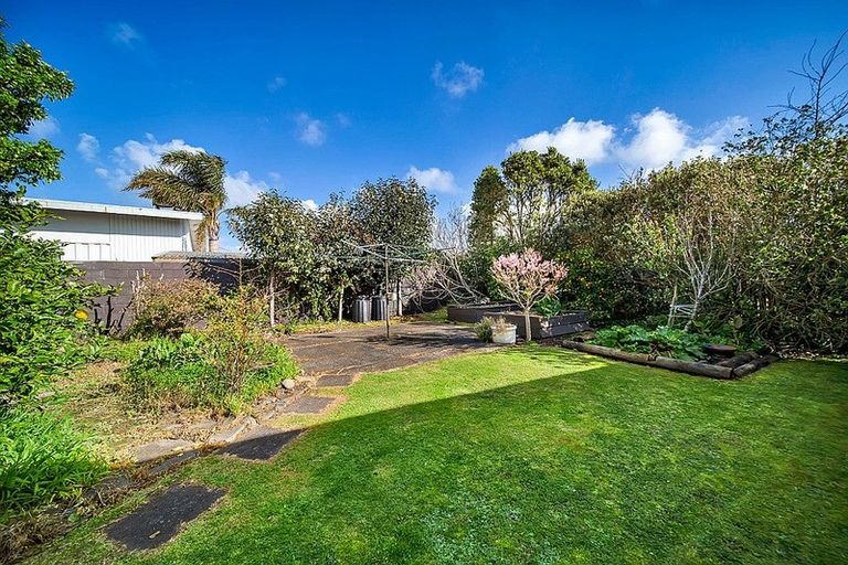 Photo of property in 221 South Road, Spotswood, New Plymouth, 4310