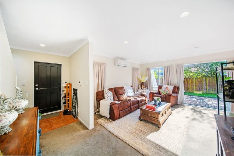 Photo of property in 2/363 Pakuranga Road, Pakuranga Heights, Auckland, 2010