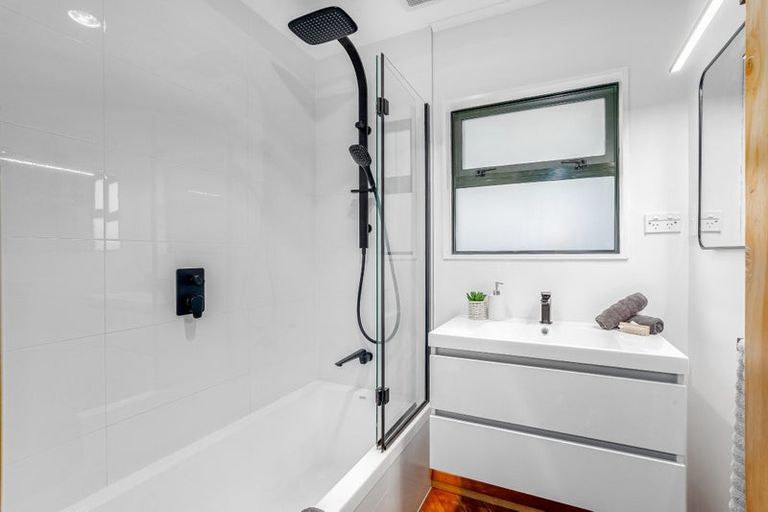 Photo of property in 107 Cockayne Road, Khandallah, Wellington, 6035