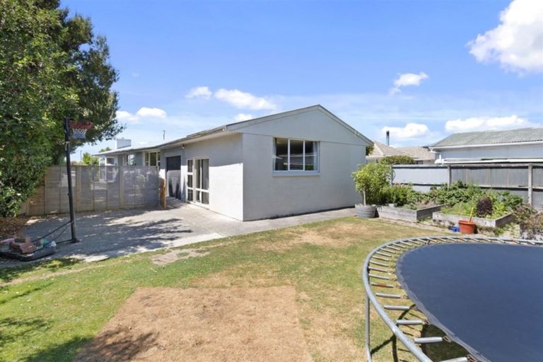 Photo of property in 39 Cotswold Avenue, Bishopdale, Christchurch, 8053
