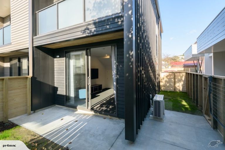 Photo of property in 74u6 Derwent Street, Island Bay, Wellington, 6023