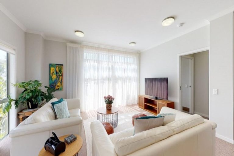 Photo of property in 138 Landmark Terrace, Orewa, 0931