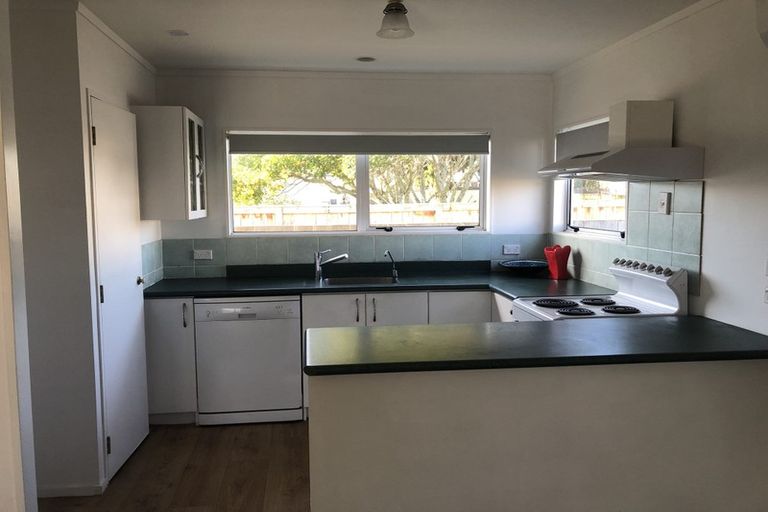 Photo of property in 8 Dennis Road, Papatoetoe, Auckland, 2025