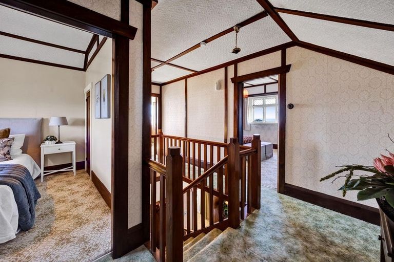 Photo of property in 4 Kitchener Terrace, Moturoa, New Plymouth, 4310