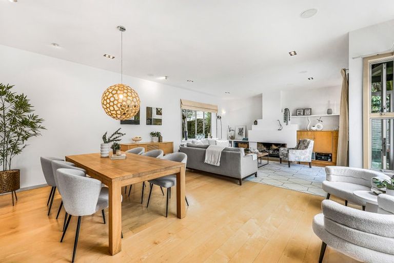 Photo of property in 2/2 Clifton Road, Hauraki, Auckland, 0622