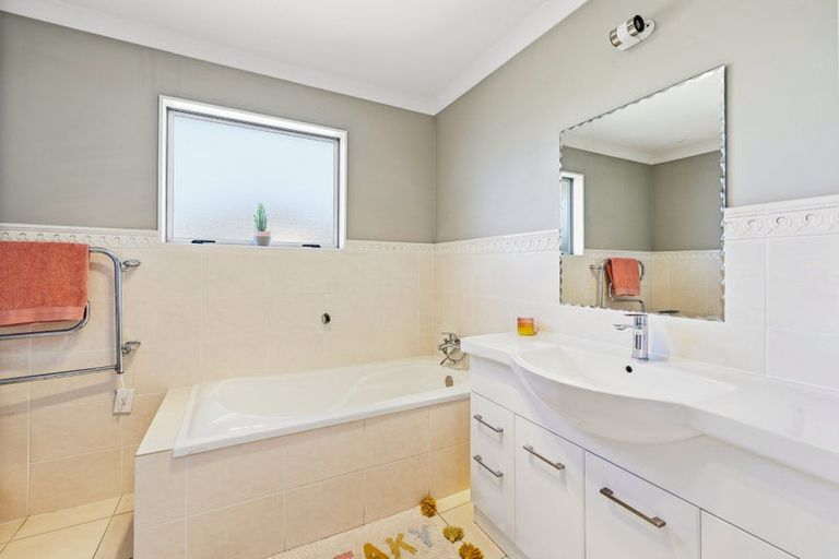 Photo of property in 151c Union Road, Howick, Auckland, 2014