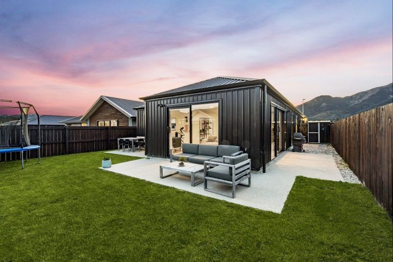 Photo of property in 9 Caton Street, Lake Hawea, 9382