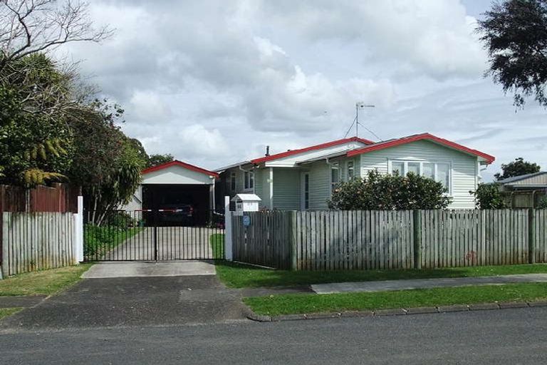 Photo of property in 44 Lavinia Crescent, Mangere East, Auckland, 2024