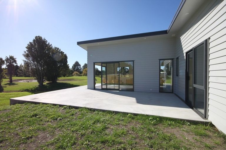 Photo of property in 14 Lynette Place, Mangere, Auckland, 2022