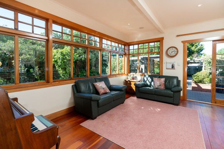Photo of property in 9 Falkirk Avenue, Seatoun, Wellington, 6022