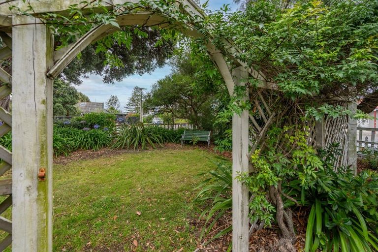 Photo of property in 1 Grange Road South, Haumoana, 4102