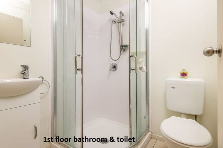 Photo of property in 37 Verdale Circle, Glen Eden, Auckland, 0602